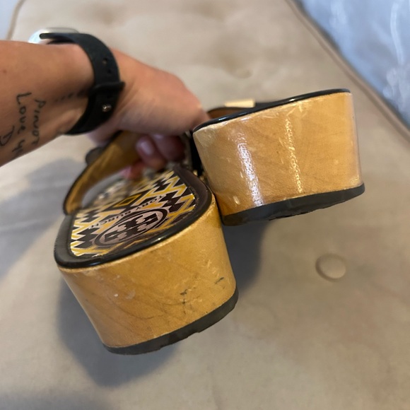 Tory Burch Black and Gold Geometric Slide Sandals - Picture 2 of 6